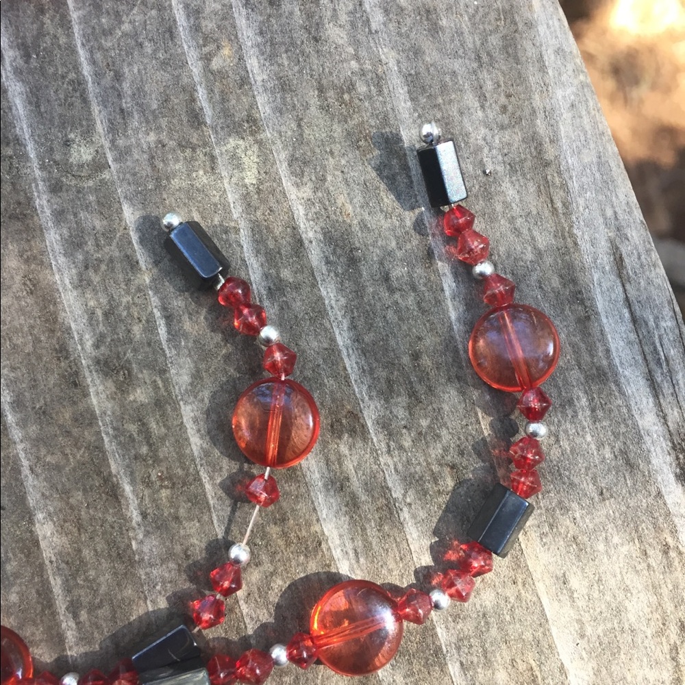 Wrist bling , magnetized string of red glass beads - Picture 7 of 11